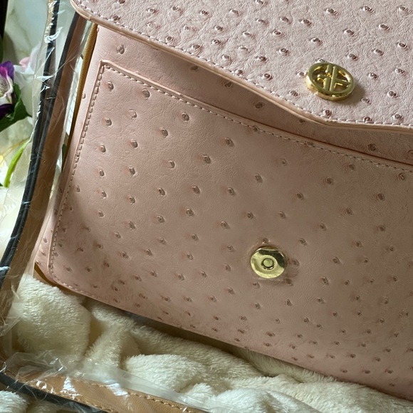 NWT Giani Bernini Ostrich Flap Shoulder Bag - Picture 6 of 9
